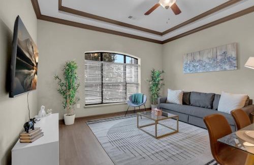 Brady Arts District Apartment | Cozy 1BR- Pool,Gym,Pkng,Near BOK Ctr&Arts Dstrct
