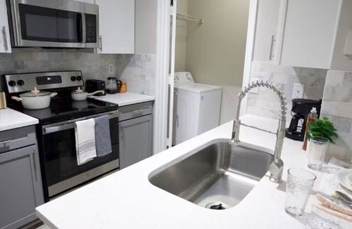 Egypt Apartment | Cozy 1BR Retreat – Near Dining & Shopping