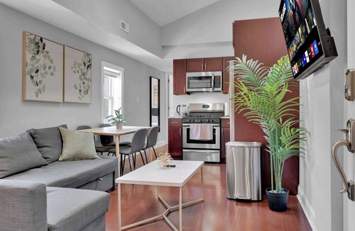 Southwark Apartment | Cozy 1BR Retreat | Sleeps 4 | by Independence Hall