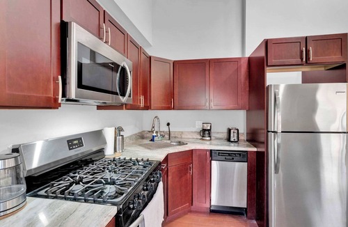 Southwark Apartment | Cozy 1BR Retreat | Sleeps 4 | by Independence Hall