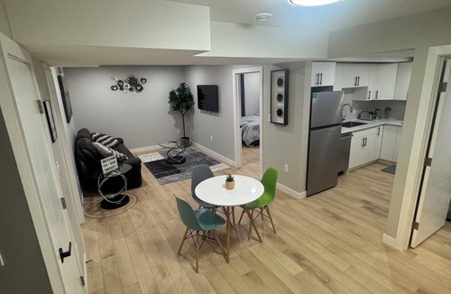 Fort Gary Apartment | Cozy 1BR Suite at Winnipeg South