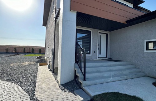Fort Gary Apartment | Cozy 1BR Suite at Winnipeg South