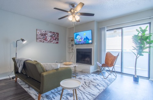 South Lamar Apartment | Cozy 1BR Suite | Pool, Parking + Gym D