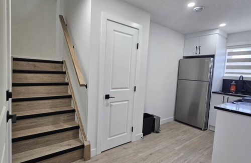 Calgary House | Cozy 1BR Suite, Sleeps 4, Private Entry + Parking