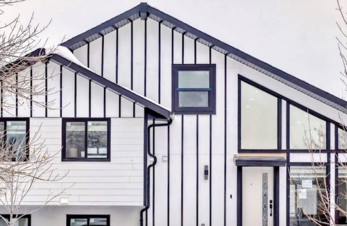 Calgary House | Cozy 1BR Suite, Sleeps 4, Private Entry + Parking