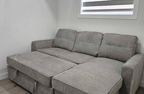 Calgary House | Cozy 1BR Suite, Sleeps 4, Private Entry + Parking