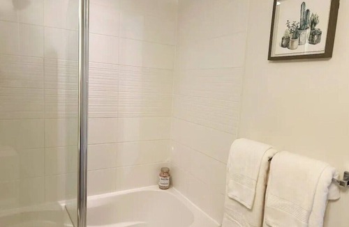Bathurst Quay Condo | Cozy 1BR suite, Walk to CN Tower