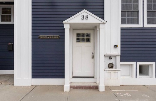 Off Broadway Apartment | Cozy 1BR Suite with Parking!