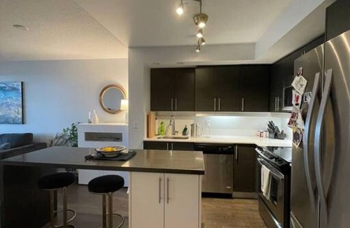 King West Village Condo | Cozy 1BR Trendy Condo in Liberty Village with Balcony