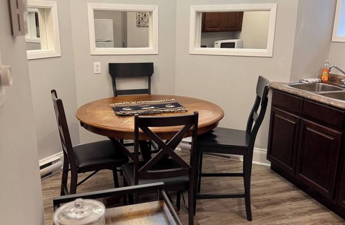 Waterford Valley Apartment | Cozy 1BR TV Wi-Fi Kitchen Nature View