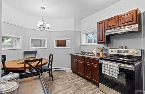 Waterford Valley Apartment | Cozy 1BR TV Wi-Fi Kitchen Nature View