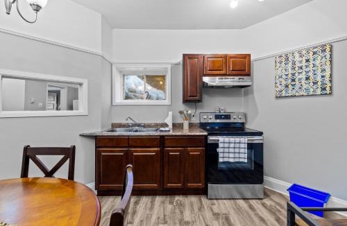 Waterford Valley Apartment | Cozy 1BR TV Wi-Fi Kitchen Nature View