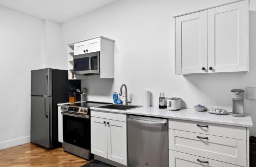 Shelby Park Apartment | Cozy 1st-Floor Flat 2BR Backyard Free Parking