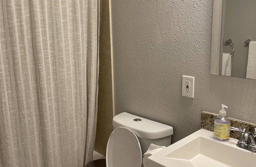 Albany Condo | Cozy 2/2 Albany Condo