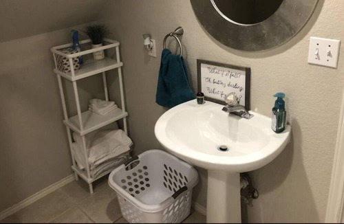 Georgetown Apartment | Cozy 2 Bd 1 Bath apartment