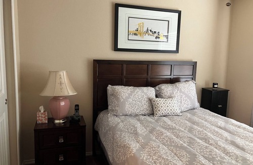 San Antonio House | Cozy 2 Bd/2 Ba Home in Quiet Neighborhood – 15 min to Ft Sam Houston & Riverwalk