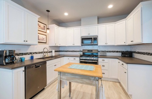 Highland Park House | Cozy 2 bd/2ba House - Riverwalk Alamodome Freeman Airport all w/i 8-15 min