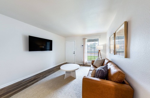 Sweetbriar House | Cozy 2 BD South Austin Stay, 8 min to South Congress Restaurants