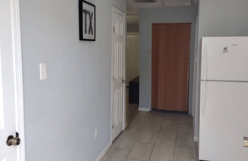 Texas City Cottage | Cozy 2 bdrm 1 bth cottage/ADU in Texas City, mins away from the Dike and beaches