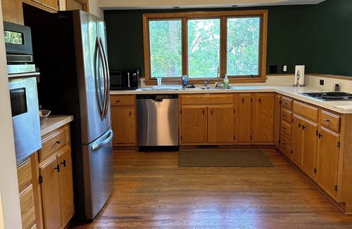 University Heights House | Cozy 2-bdrm home minutes from Kinnick and Melrose tailgating, AC, WiFi, parking