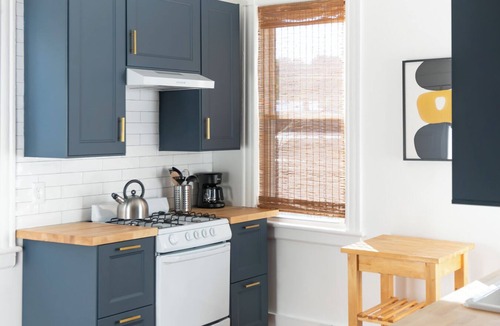 Newburgh Apartment | Cozy 2 bdrm Newburgh apartment with private parking