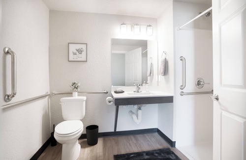 Independence Apartment | Cozy 2 bed/2 bath apartment