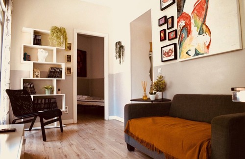 Numancia Apartment | Cozy 2-Bed Apartment Near the Center