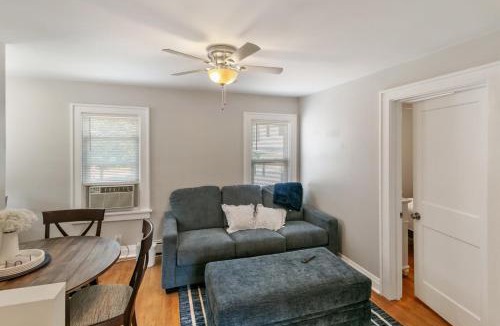 Highwood Apartment | Cozy 2 bed Apt 2 train stops to the Naval Base