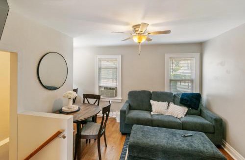Highwood Apartment | Cozy 2 bed Apt 2 train stops to the Naval Base