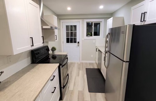 Cornwall Apartment | Cozy 2 Bed Apt with Fiber internet near waterfront