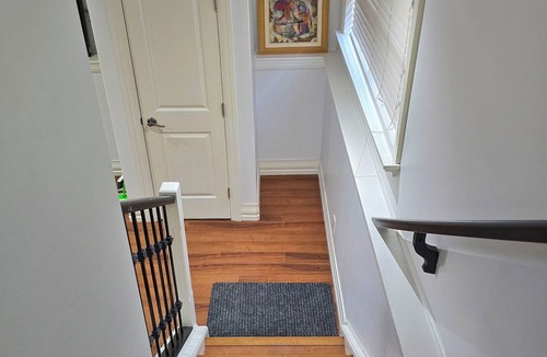 Marda Loop Apartment | Cozy 2 Bed Guesthouse in Vibrant Marda Loop