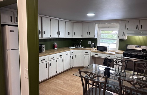 Kearny Apartment | Cozy 2 bed mins away from NYC