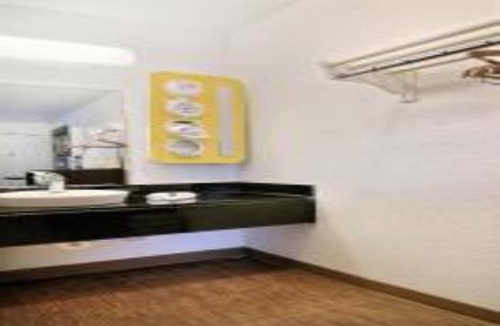 Carlsbad Hotel | Cozy 2-bed|Pool|Free Wifi|Snacks