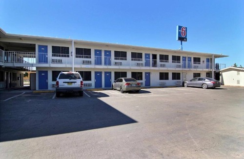 Carlsbad Hotel | Cozy 2-bed|Pool|Free Wifi|Snacks