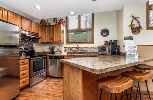 The Galena Territory Villa | Cozy 2 Bed Townhome with Fireplace + Noon Check In