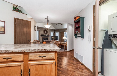 The Galena Territory Villa | Cozy 2 Bed Townhome with Fireplace + Noon Check In
