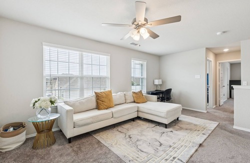 Lincoln Park House | Cozy 2-bedroom house for long term stay