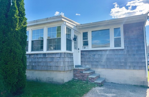 Ocean Park Condo | Cozy 2-bedroom, 1-bathroom condo, two short blocks from the beach!