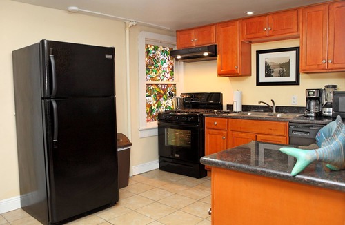 Jefferson Apartment | Cozy 2 Bedroom 1 Mile to Ochsner