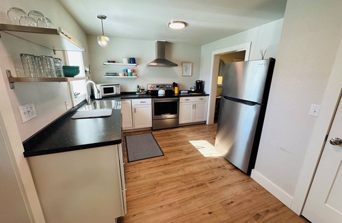 Leadsville Condo | Cozy 2-bedroom 1st Floor condo in charming Elkins with King Bed and Laundry
