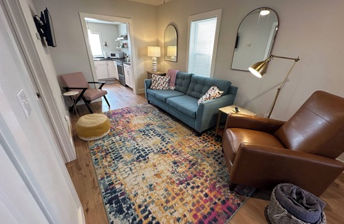 Leadsville Condo | Cozy 2-bedroom 1st Floor condo in charming Elkins with King Bed and Laundry