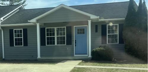 Hendersonville Villa | Cozy 2 bedroom 2 bath getaway Villa