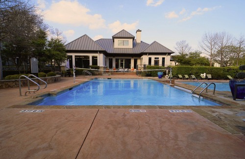 Sweetbriar Apartment | Cozy 2-bedroom/2-bath apartment in enjoyable Austin with pool, AC, fitness room