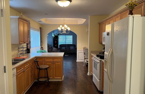 Hoover House | Cozy 2 Bedroom 2 Bathroom townhouse in the heart of Hoover/Pelham area