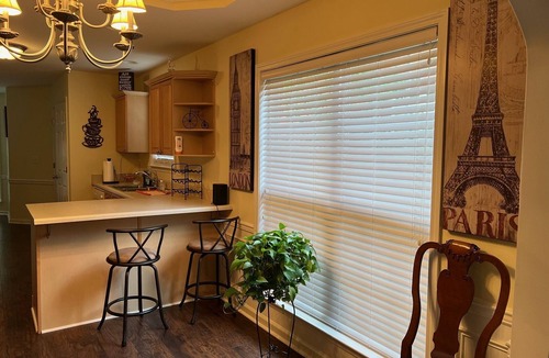 Hoover House | Cozy 2 Bedroom 2 Bathroom townhouse in the heart of Hoover/Pelham area
