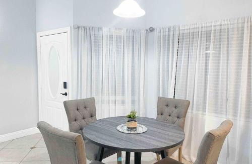 North Highlands House | Cozy 2 bedroom 2 baths home