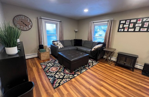 North Tonawanda Apartment | Cozy 2-bedroom apartment with some character in a nice neighborhood