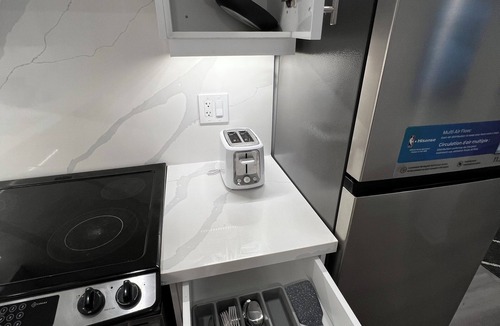 Erin Mills Apartment | Cozy 2-bedroom apartment with WiFi, separate entrance and parking