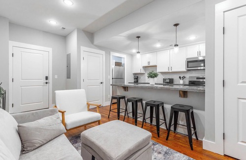 Chattanooga Apartment | Cozy 2-bedroom apartment in awesome Chattanooga with AC, WiFi