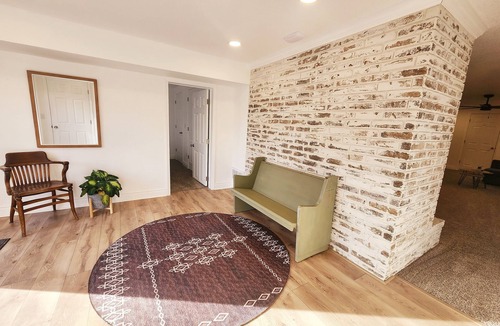 West Plains Apartment | Cozy 2-Bedroom Apartment Suite
